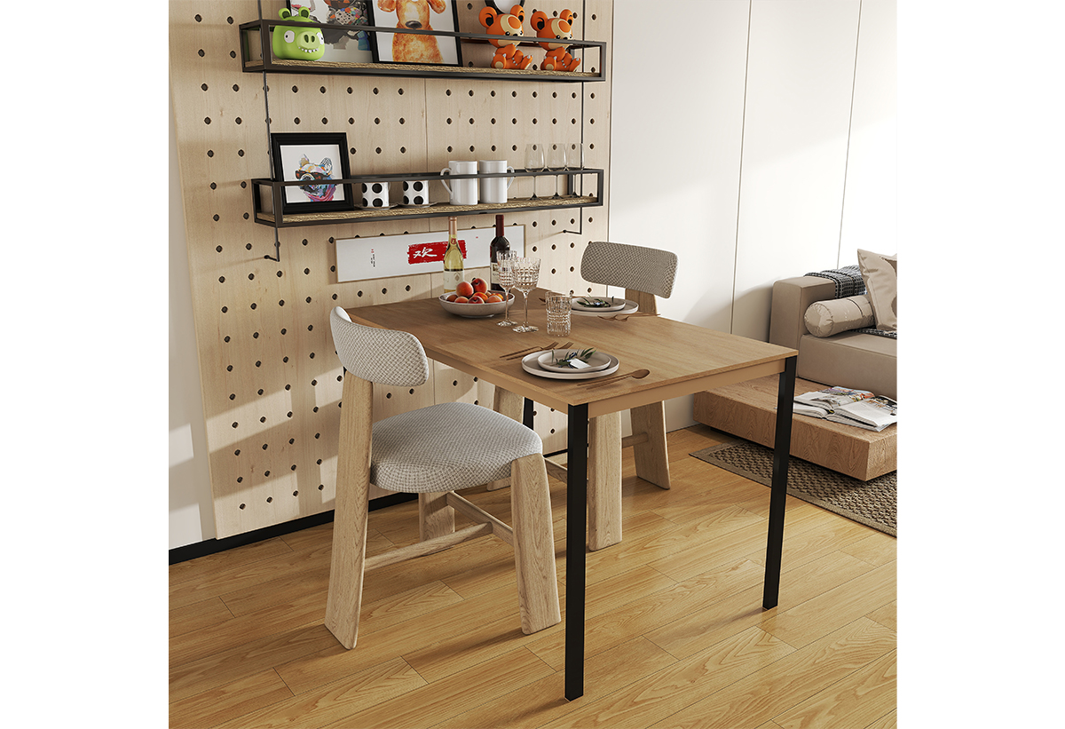 Απεικονίζεται το τραπέζι σε μια τραπεζαρία.